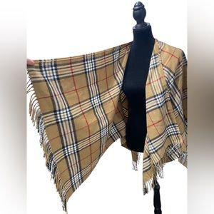 New and never worn. V Fraas plaid open wrap.